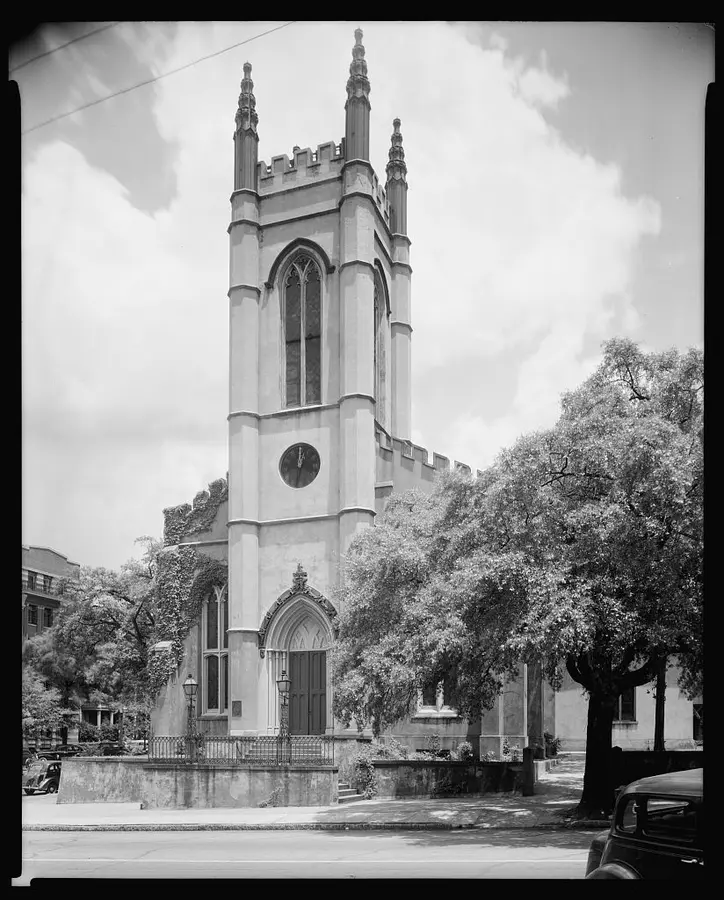 St. James Episcopal Cemetery Wilmington NC - Historic graveyard with ancient oak trees