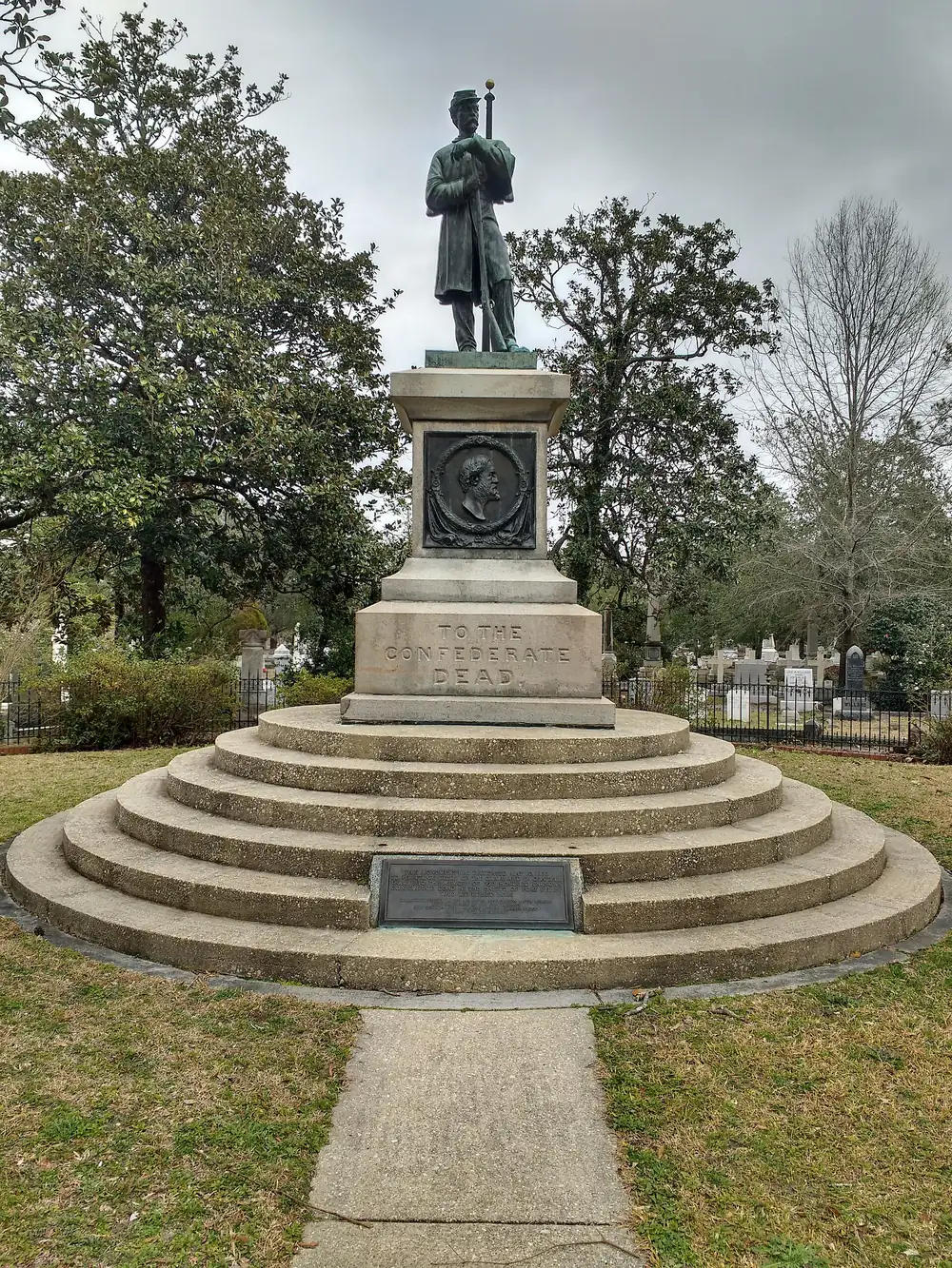 Confederate Soldier Memorial Mound at Oakdale Cemetery in Wilmington